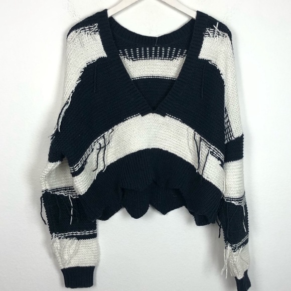 🔥WILDFOX🔥COUTURE ZAFIRIS BLACK & WHITE STRIPE V-NECK SWEATER LARGE NWT - Picture 5 of 7